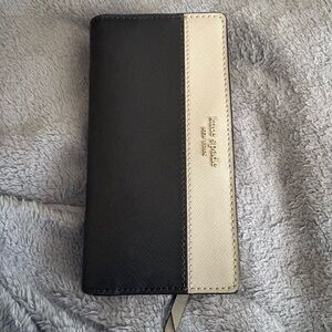 Kate Spade Navy and Cream Wallet